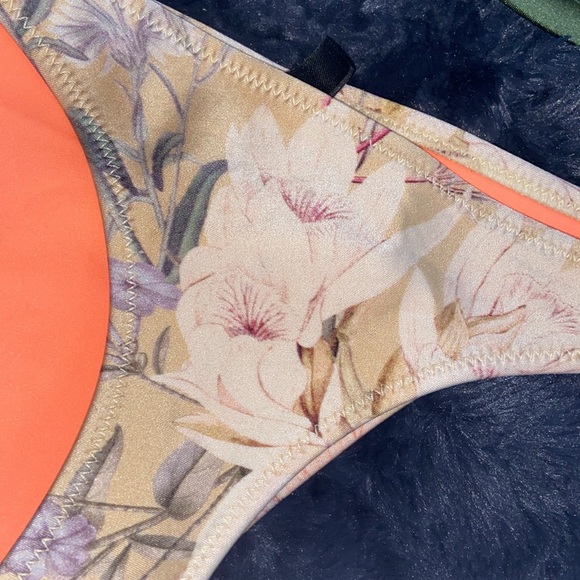 TRIANGL Bikini — army green & floral - Picture 4 of 6